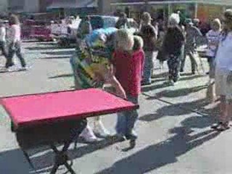 CosmoTheStreetMagician