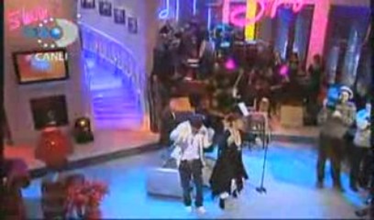 Sezen AKSU - Beyaz Show - Sarışınım By Atilim ALTUN