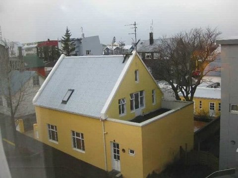 Sur les Docks, Chambre 307