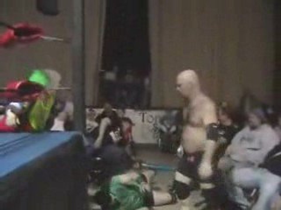 MATCH 2 DROCHNER VS HARRY VS GREEN PHANTOM VS DOINK