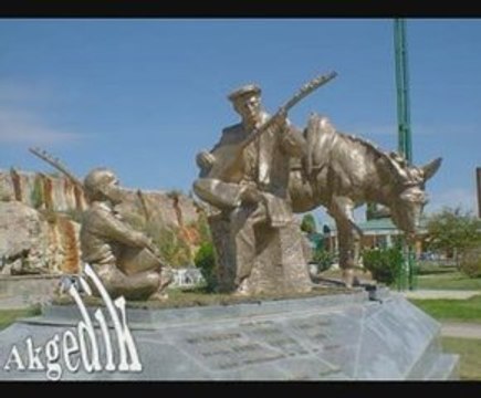 Kar yagar kar ustune - neset ertas