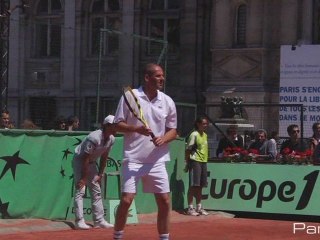 Roland Garros sur le parvis de l'Hôtel de Ville