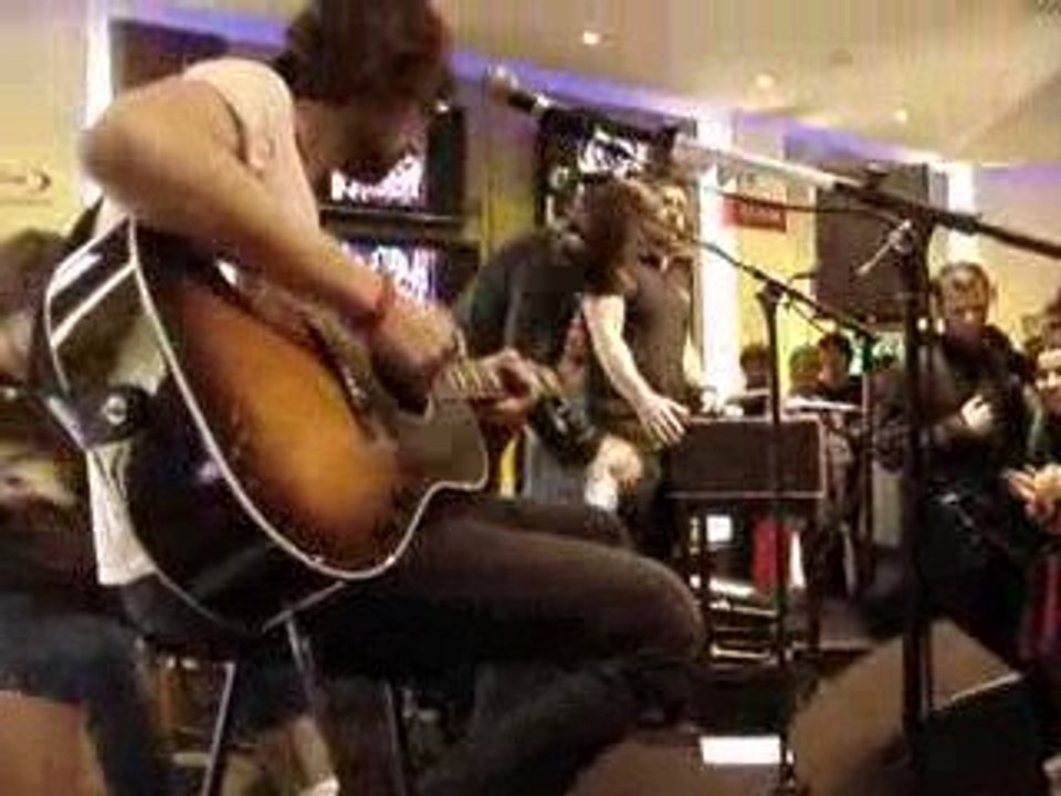 Kasabian " L S F " @ Sony Store  Acoustic set June 3rd 2009