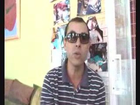 Street bench-samir me donne son avis-