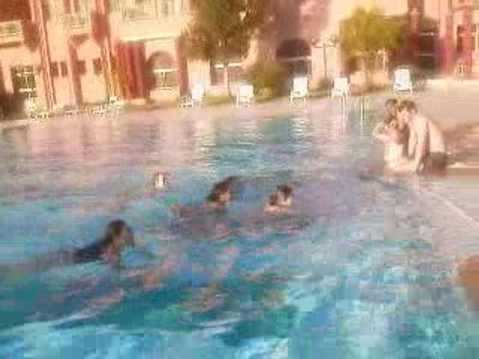 les filles ds la piscine a marakech