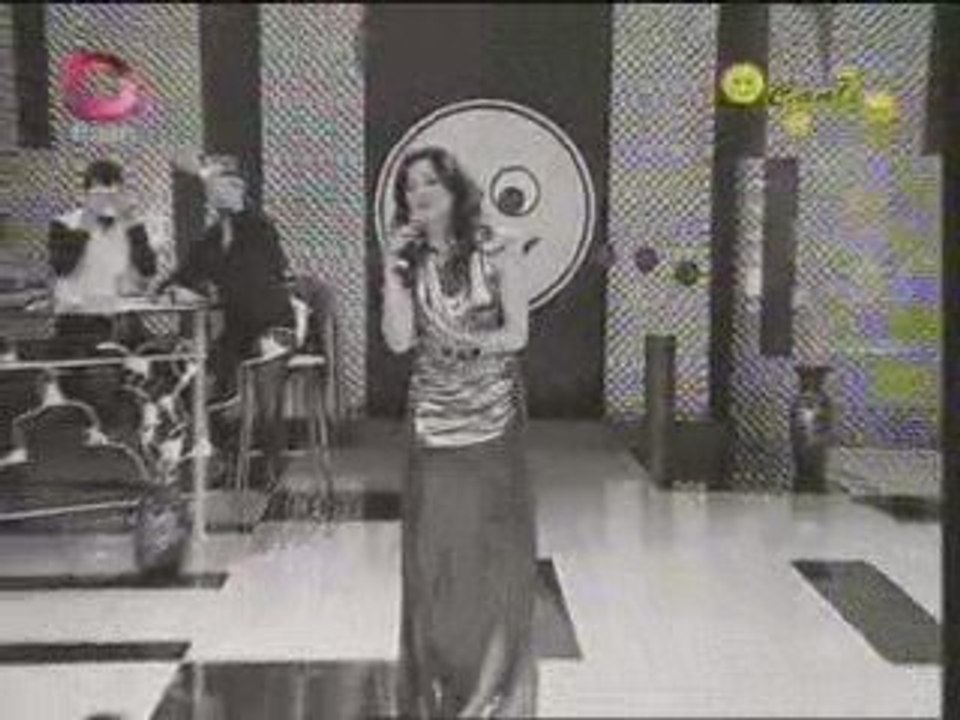 Gaye Aksu Bir muhabbet kuşu