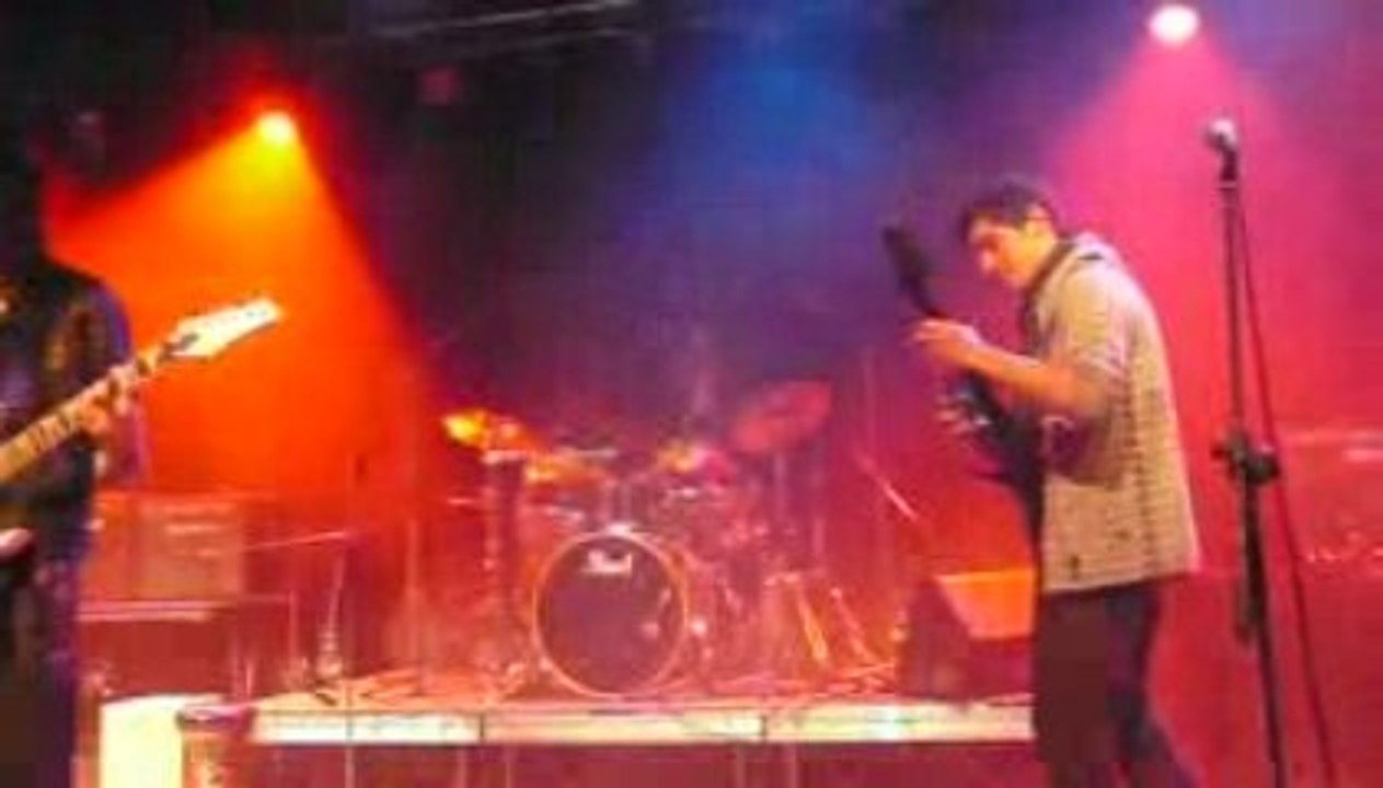 "le lion est mort ce soir" by Chiff, Simo et Bat