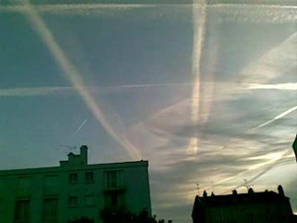 CHEMTRAILS A PARIS 2008