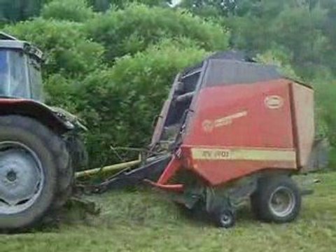 Pressage des foins 2009 partie 2 par Lesagri70