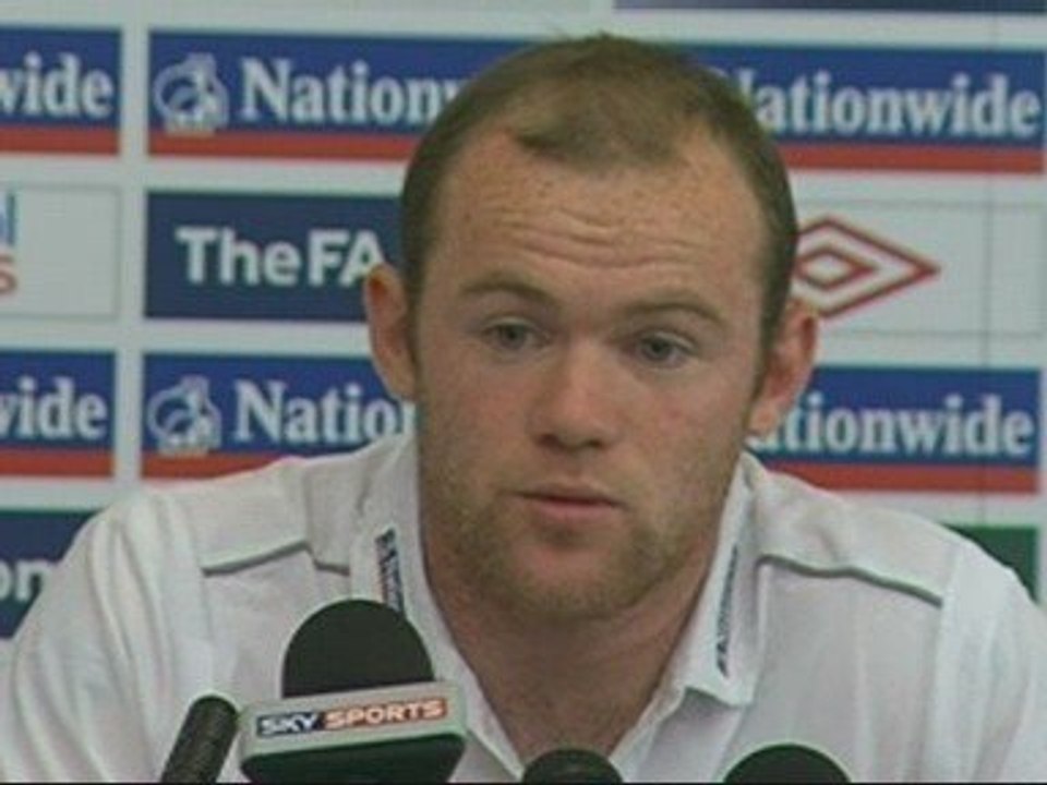 Rooney hopes to heal Champions League scars with England win