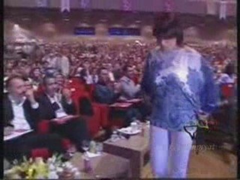 Ebru Gündeş Demir attım Azerbaycan düet coşkulu anlar