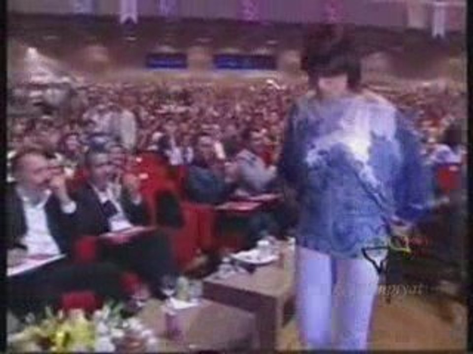 Ebru Gündeş Demir attım  Azerbaycan düet coşkulu anlar