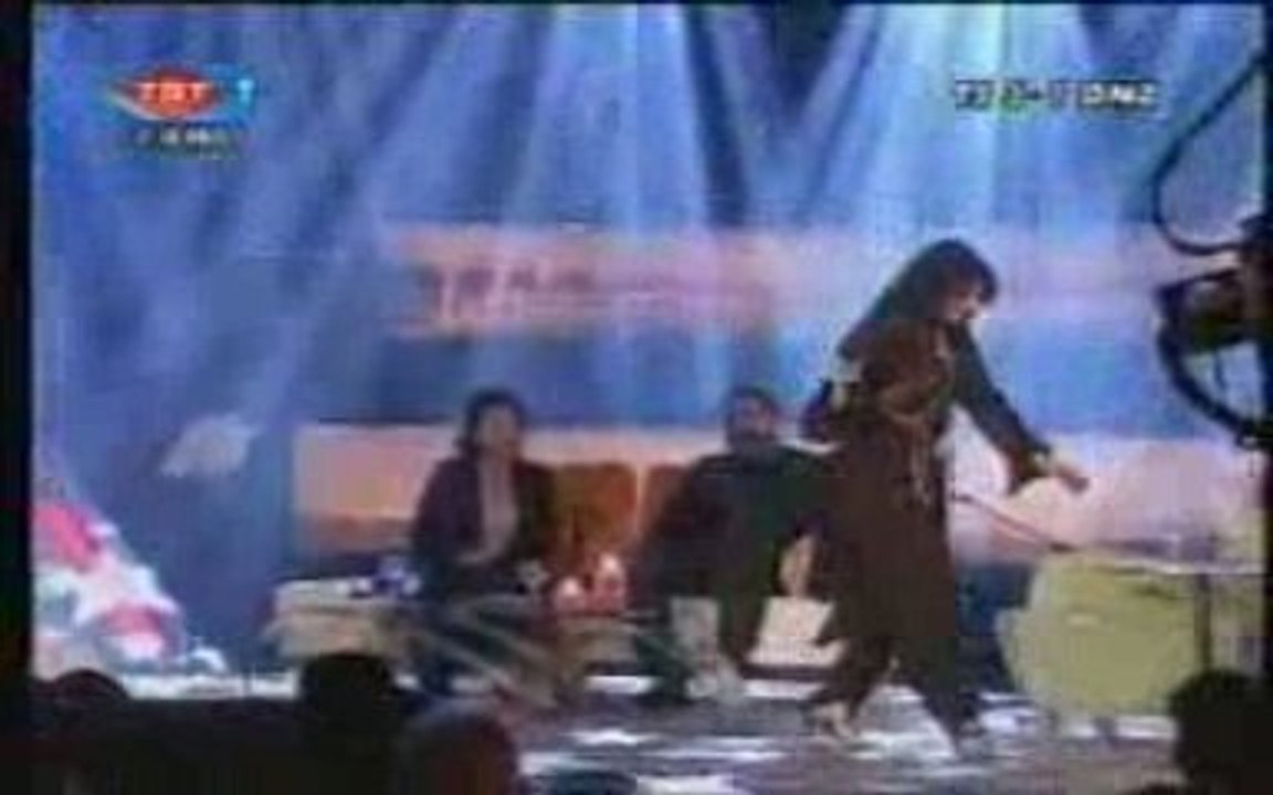 Zara - Ayrılık (Fikrimden geceler)