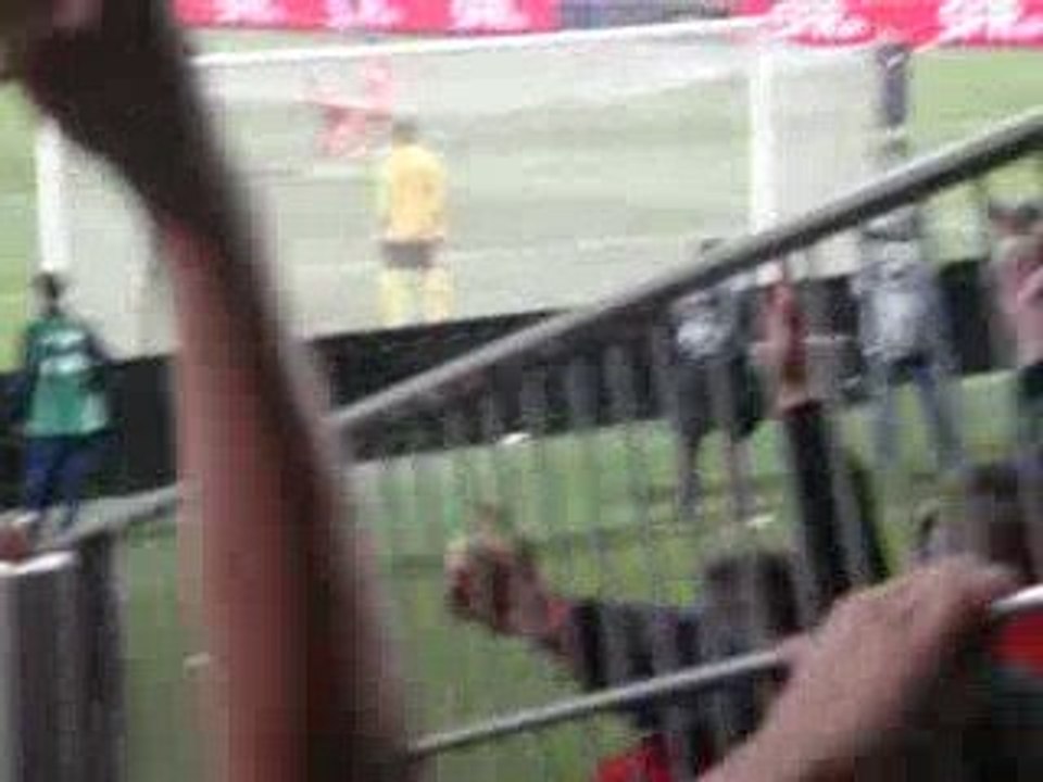 France-Turquie   Le "Penalty" de Benzema Virage turc