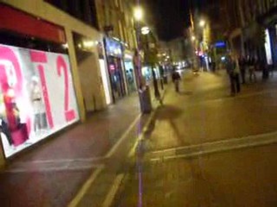avrel avec le pouce pouce! a Dublin