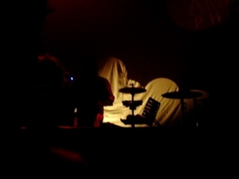 PHOENIX LA CIGALE Love like a sunset part 1