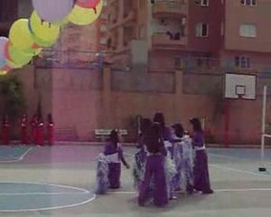 kurdele ve çember gösterisi