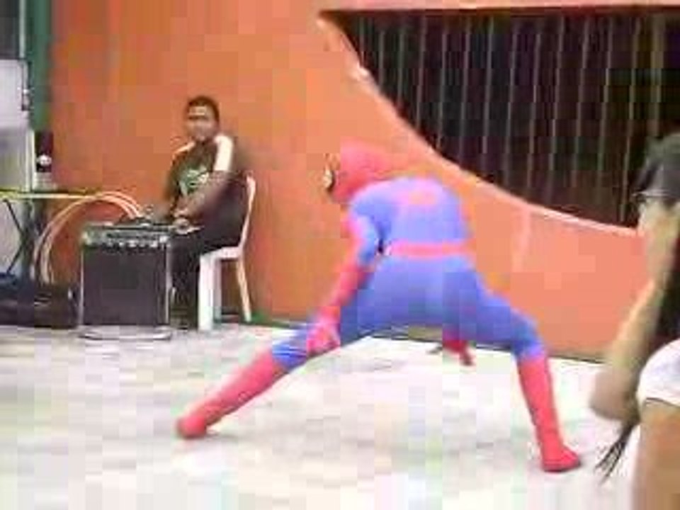 Le spiderman du pauvre !