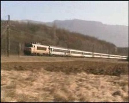 BB 7200 à Artemare sur un Modane - Paris