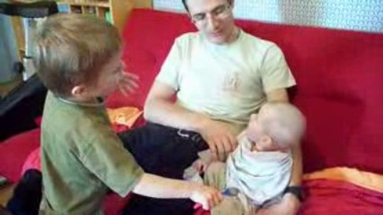 Esteban donne la compote