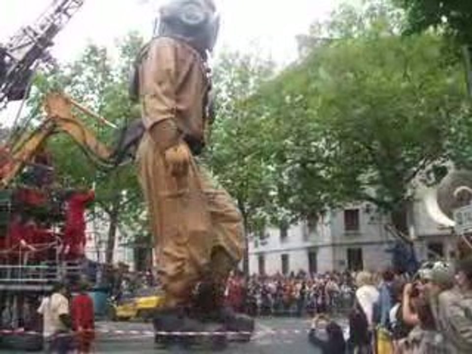 Le scaphandrier se remet en marche