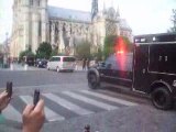 Barack Obama à Notre-Dame, arrivée du cortège.