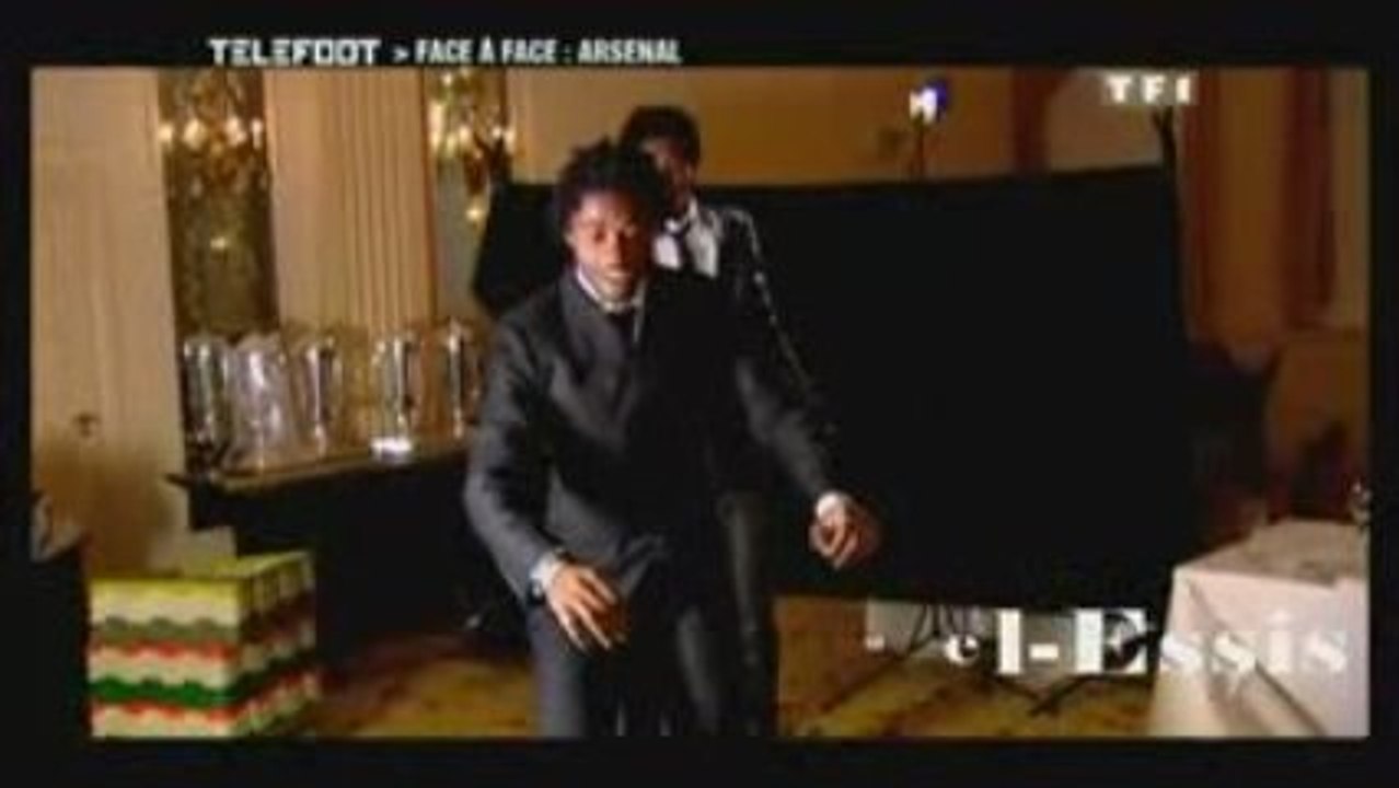 Adebayor & Arsenal présente le Kpangor