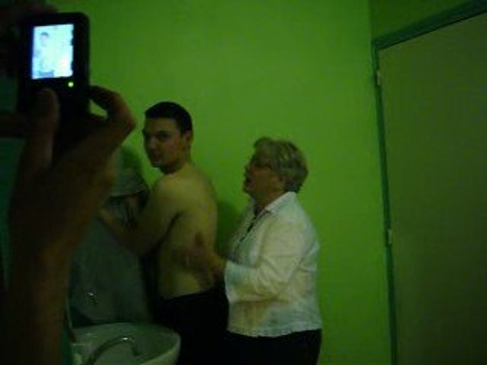 délire dans les toilettes