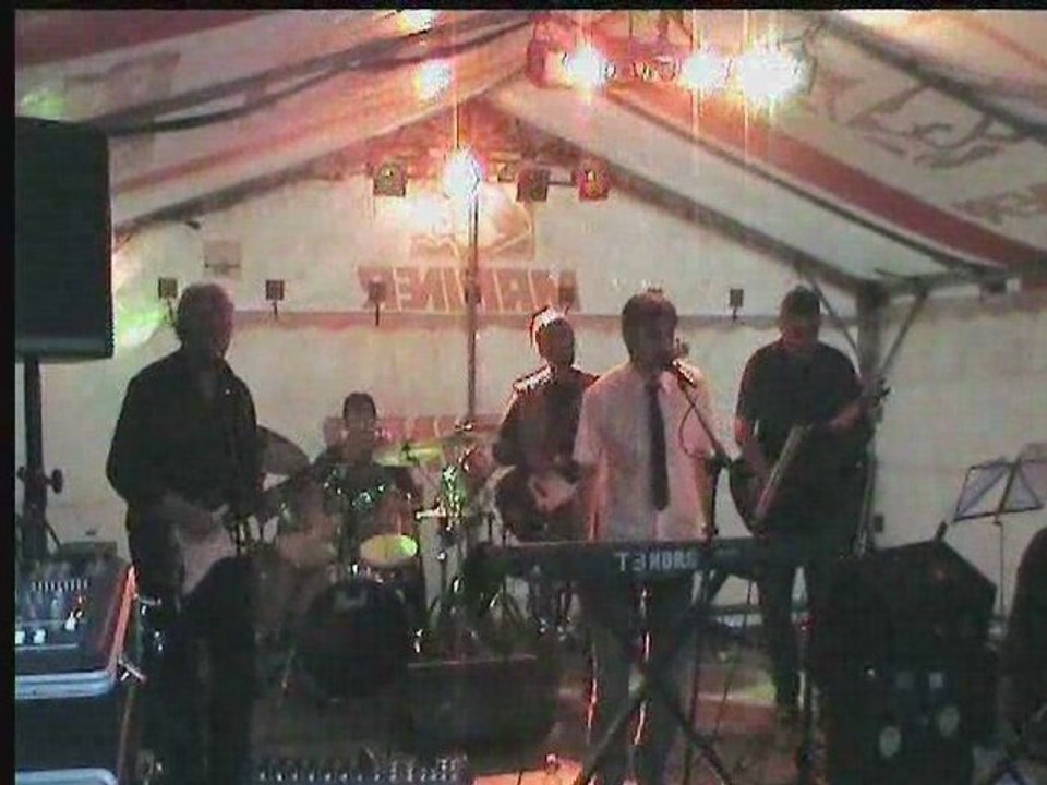 dance at shari-vari/riot in cell block n°9-how a white boy .