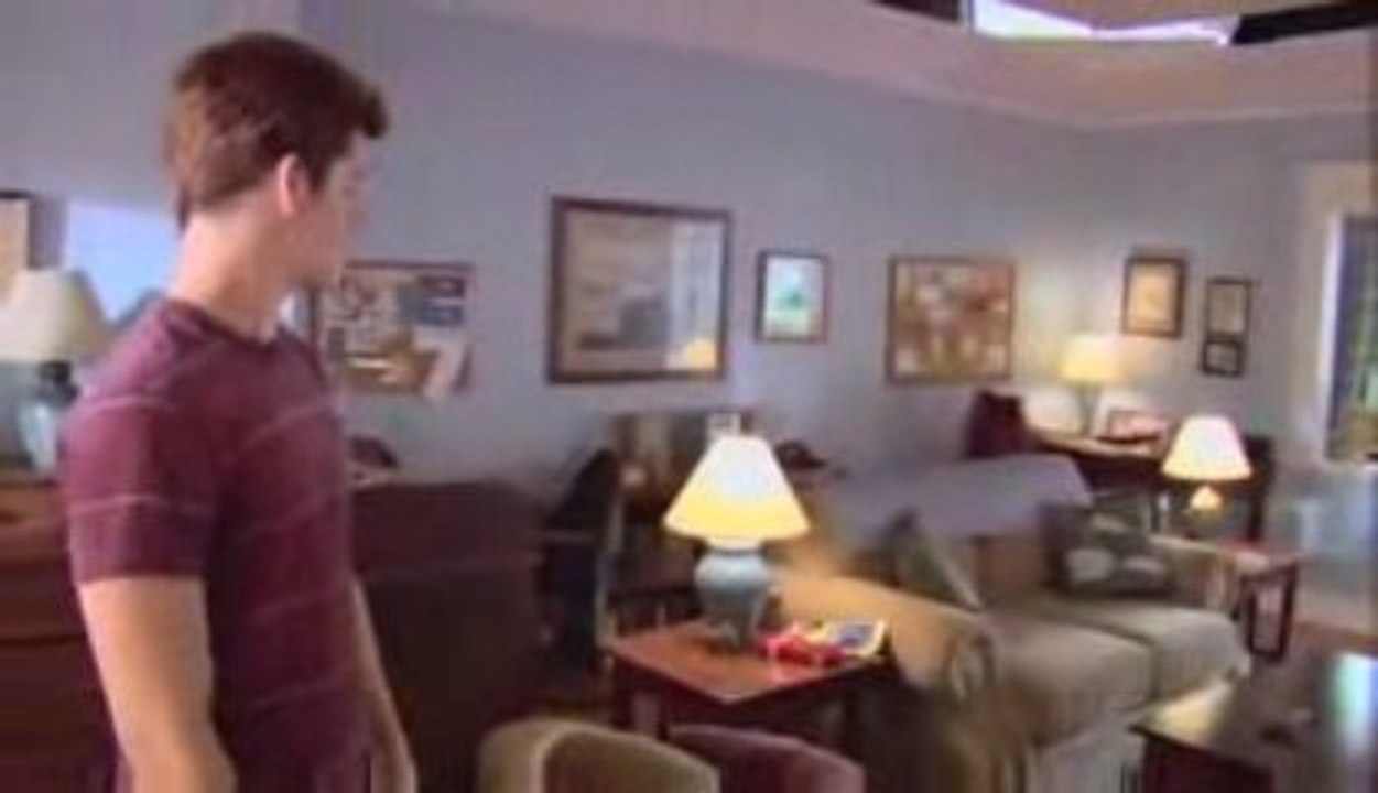 Desperate Housewives: Charles and Max Carver Tour Wisteria