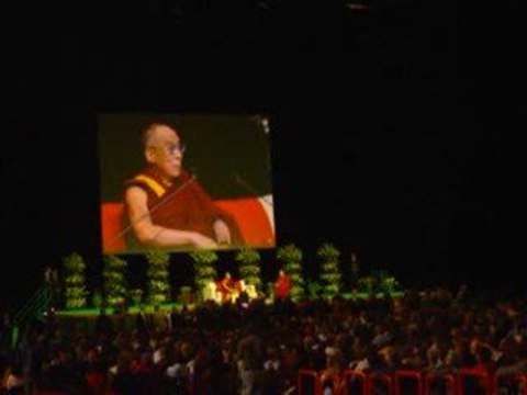 Le Dalai-lama à Bercy [1/2] - Badinter