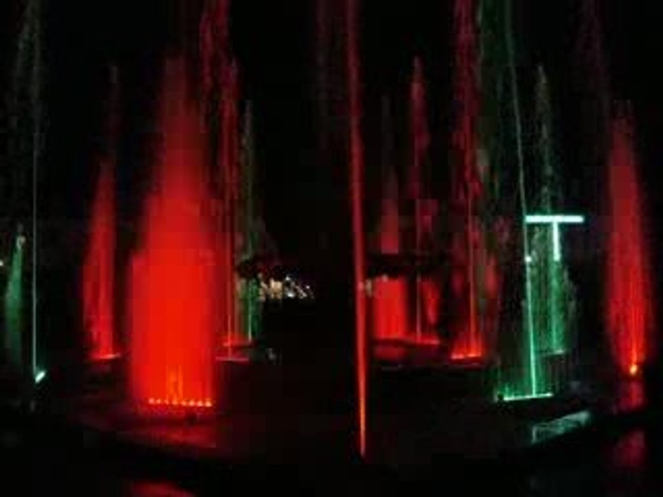 Spectacle Jets d'eaux - Fontaine Place d'Armes à Vitry le François