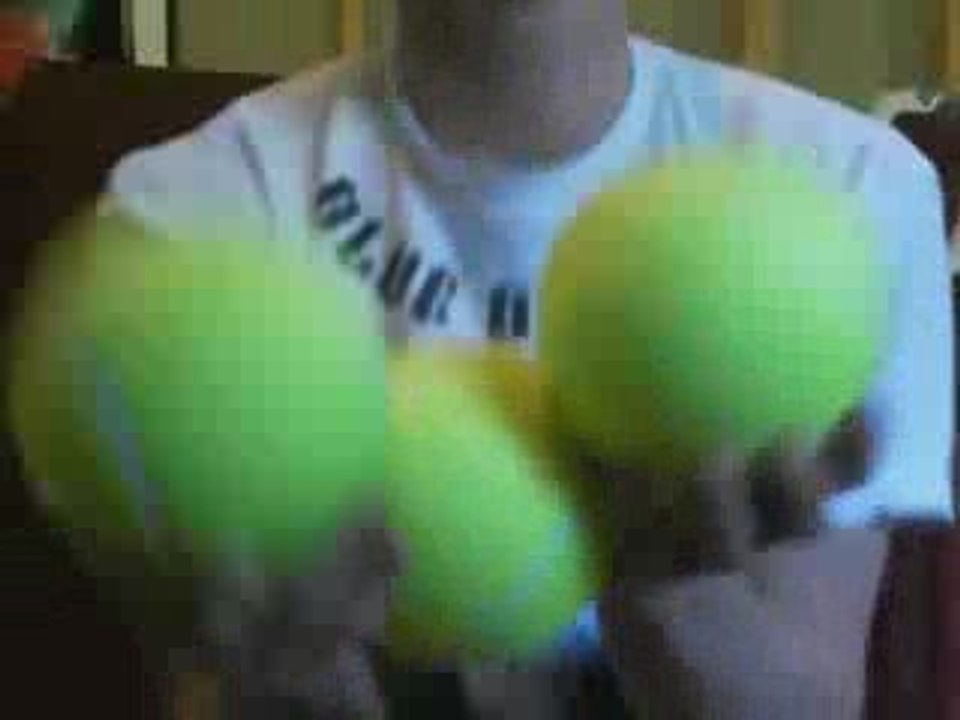Juggling Sports Balls- Chris Hughes (Juggling Entrepreneur)