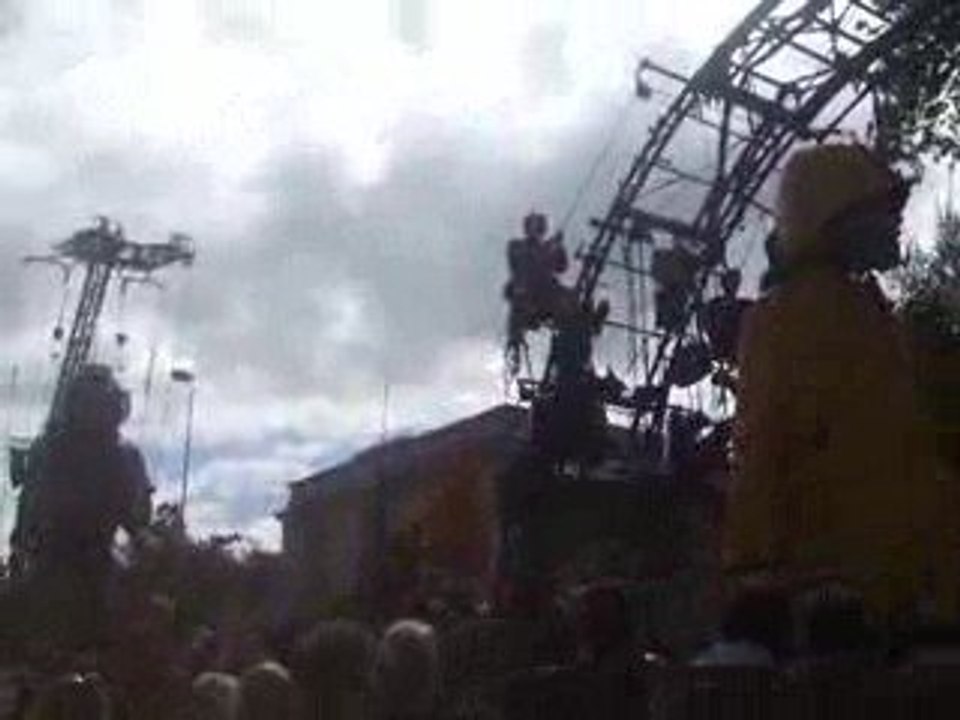 Scaphandrier & petite géante