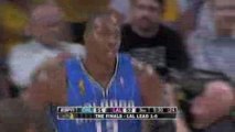 Dwight Howard takes the pass from Rashard Lewis. Howard fini