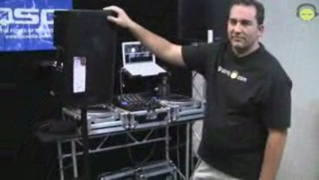 QSC KSUB - 1000 watt Dual 12" Powered Subwoofer