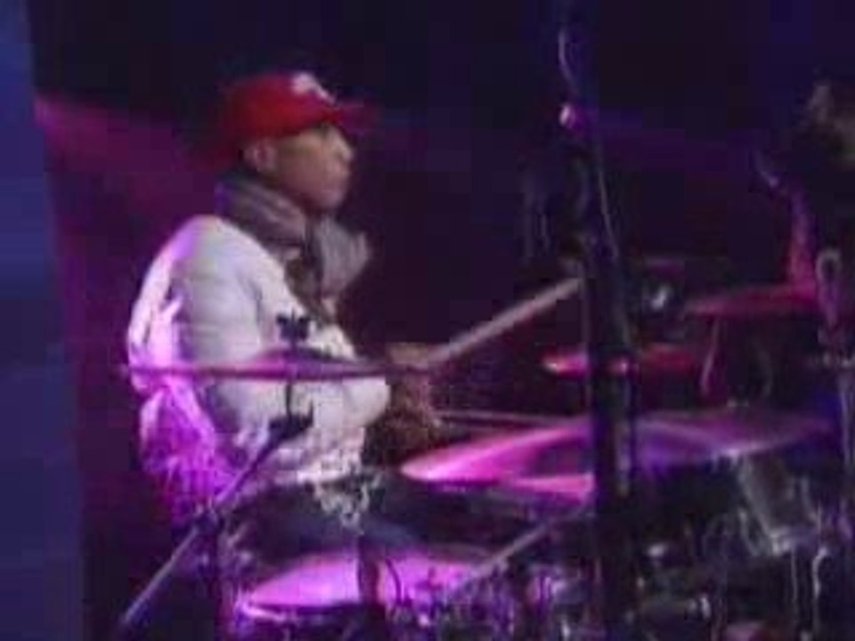 KENNA ft N.E.R.D.S on LATE SHOW