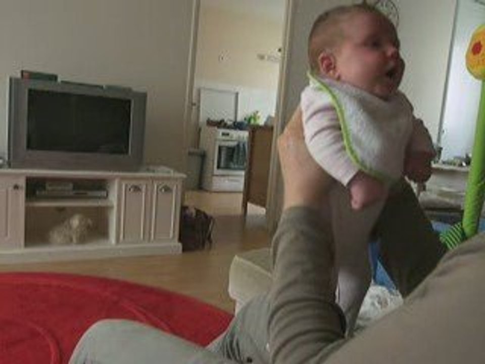 Anaïs est une pipelette !