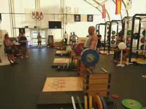 Athlé Haltero Arraché debout suspension 150kg Adam Kuehl