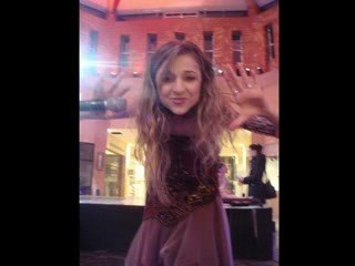 Marion chante "Follow me"