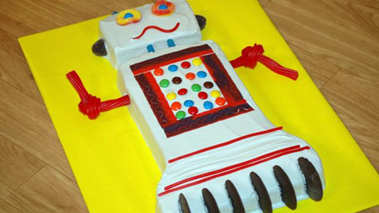 How to make a robot cake - Decorating a robot birthday cake