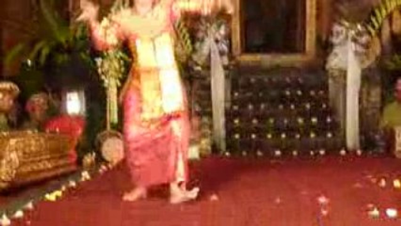 Legong dance ubud bali