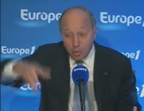Fabius dénonce la valse des égos