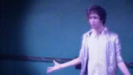 Abondanse danse sur One, 2, 3, 4 de Martin Solveig