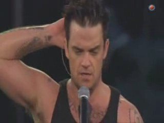Robbie Williams * Me And My Monkey * Knebworth 03