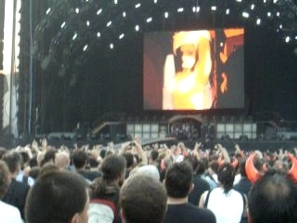 AC/DC à Marseille - Entrée (Rock'N'Roll Train)