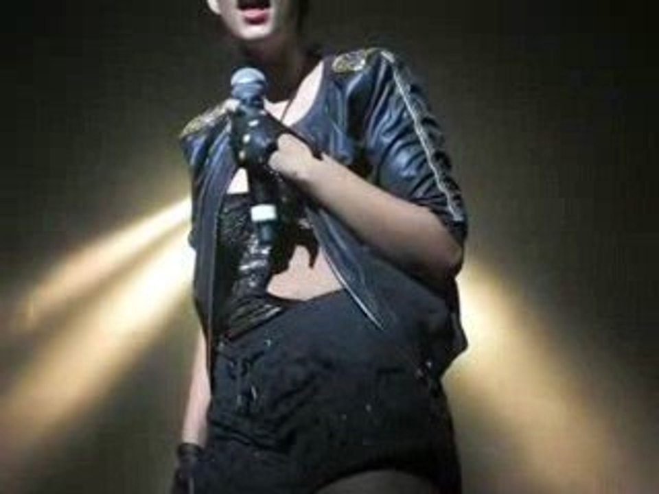 Sheryfa parle des paparazzis à Puteau [06.06.09]