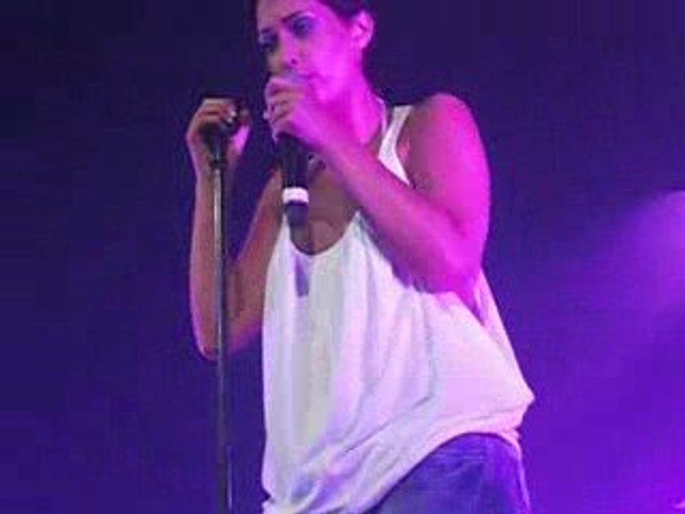 Sheryfa "je saigne pour toi" à Puteau [06.06.09]