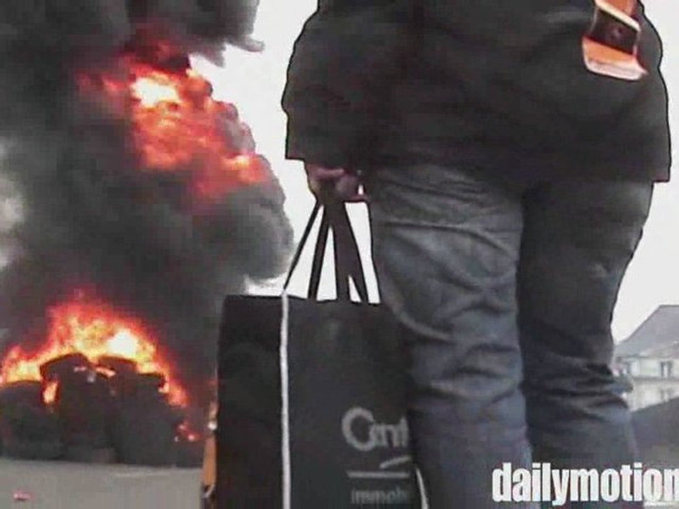 Blocage du pont de Compiegne par Continental Goodyear Lear