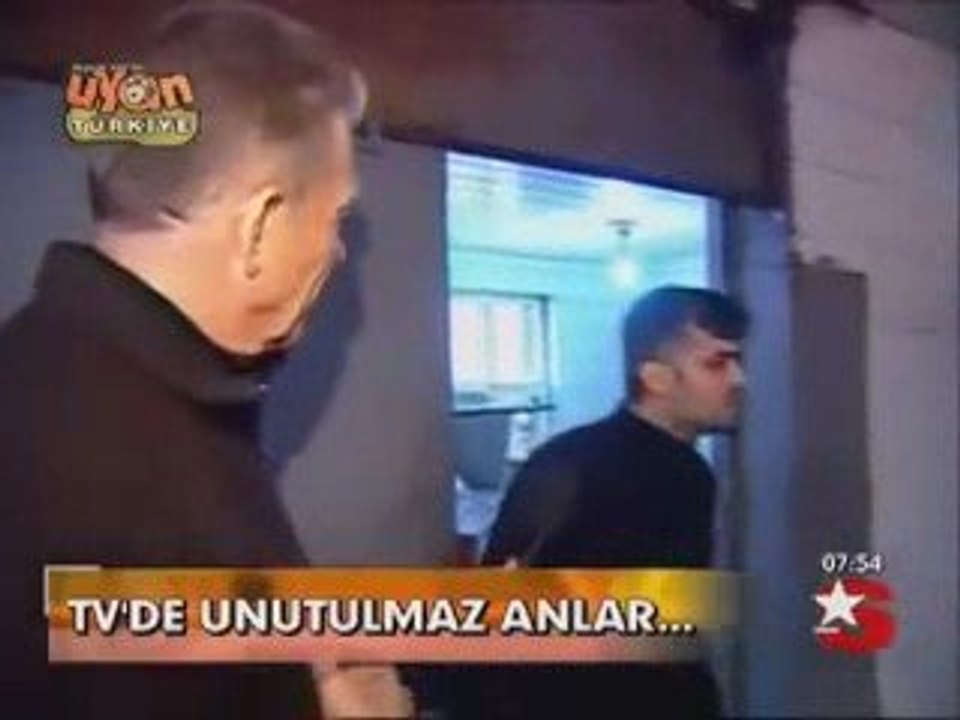 Televizyondan ilginç kareler